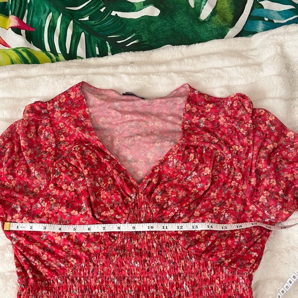 Lane Bryant 14/16 Red Floral Semi-Sheer Cinched Waist Spring Summer V Neck Top - Picture 5 of 9